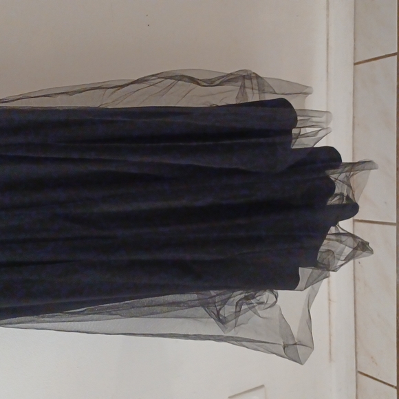 Cache Gown - Picture 15 of 16